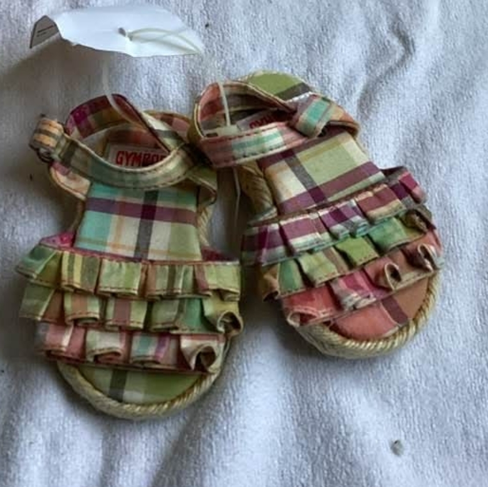 🩶3/$20 5/$30 7/$40🩶Girls Sz 3 Sandals